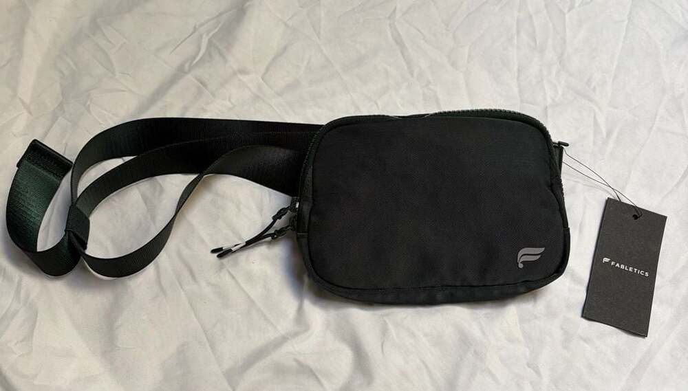 Fabletics The Belt Bag in Everpine
